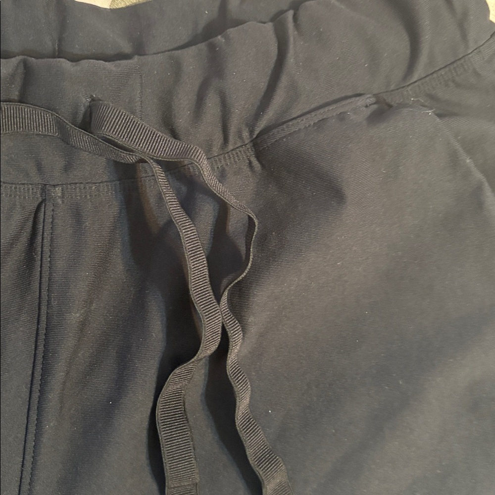 Under Armour  black pants. size small. draw string - Picture 3 of 5